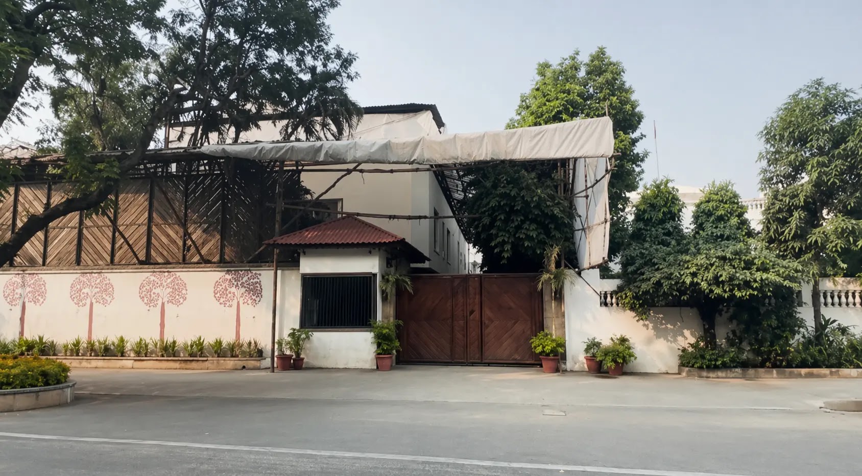 How to Visit Amitabh Bachchan’s House Jalsa While Visiting Mumbai